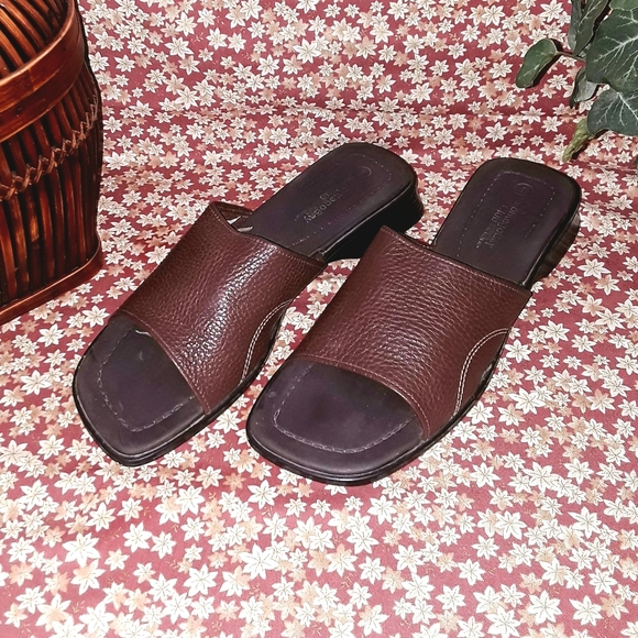 Montego Bay Club Sandals - Picture 3 of 8